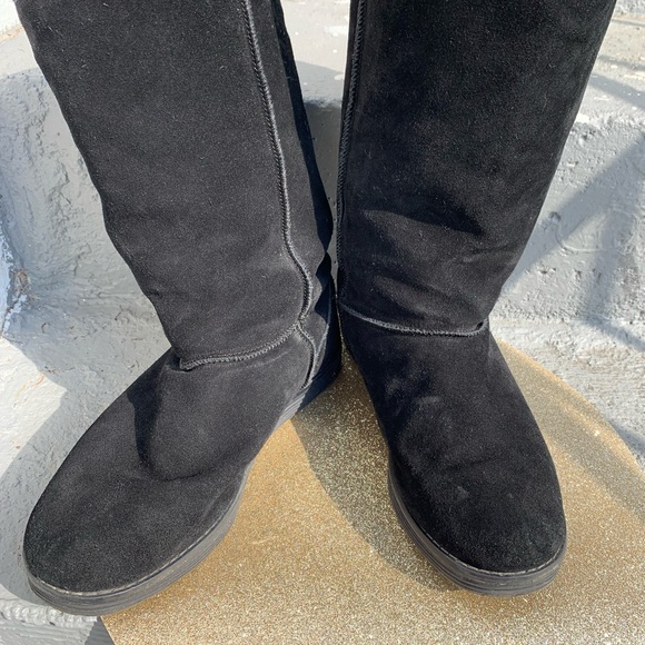 Tall sketcher furry boots blacks size 10 - Picture 2 of 8